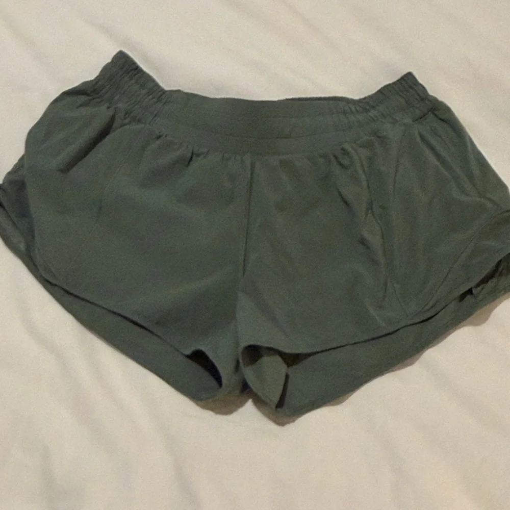 5 pairs of Lululemon Hotty Hot shorts - Multiple Colors - Picture 6 of 11